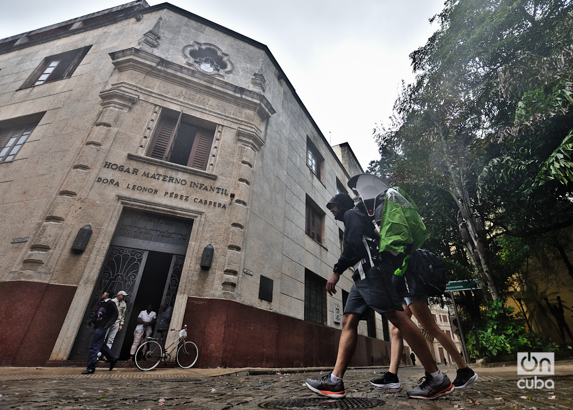 Llovizna invernal previa la llegada de un frente frío a La Habana, en enero de 2025. Foto: Otmaro Rodríguez.