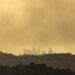 Edificios de Los Ángeles, opacados por el humo de los incendios forestales. Foto: CAROLINE BREHMAN/EFE/EPA.