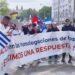 Médicos cubanos y de otros países protestan en Madrid, España, por la demora en la homologación de sus títulos. Foto: Árbol Invertido / Archivo.