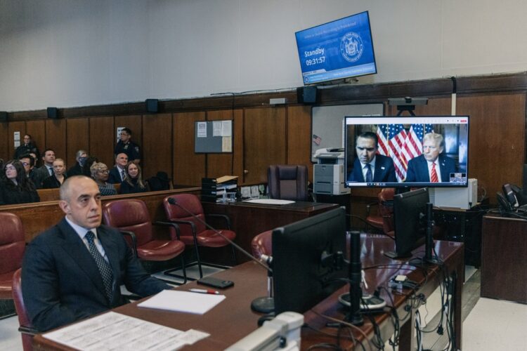 Trump escuchó la sentencia por videoconferencia. Foto: JEENAH MOON / POOL/EFE/EPA.