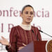 La presidenta de México, Claudia Sheinbaum, habla en una conferencia de prensa este viernes, en Palacio Nacional de la Ciudad de México Foto:  EFE/José Méndez