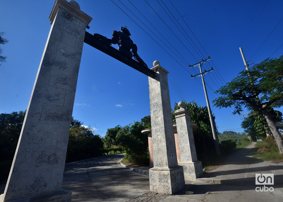 Pórtico a la entrada del Castillo de Santo Domingo de Atarés, en La Habana. Foto: Otmaro Rodríguez.