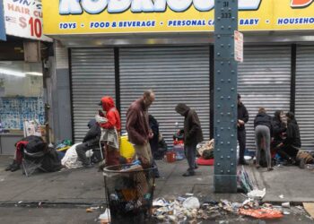 Adictos a las drogas en situación de calle en Estados Unidos. Foto: El País / Archivo.