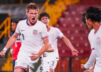 Jugadores de Estados Unidos celebran uno de sus goles frente a Cuba, en su victoria 2x0 ante la isla en el torneo clasificatorio para el Mundial de fútbol Sub-17. Foto: goal.com