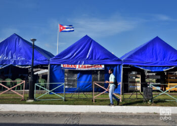 Feria Internacional del Libro de La Habana 2025, en el parque Morro-Cabaña. Foto: Otmaro Rodríguez.