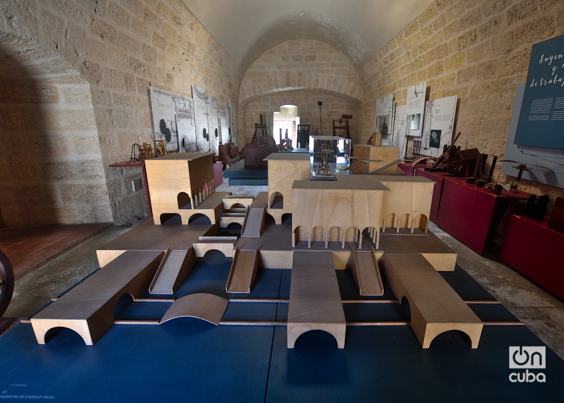 “La ciudad ideal” diseñada por Leonado da Vinci, en exhibición en el Castillo de Atarés. Foto: Otmaro Rodríguez.