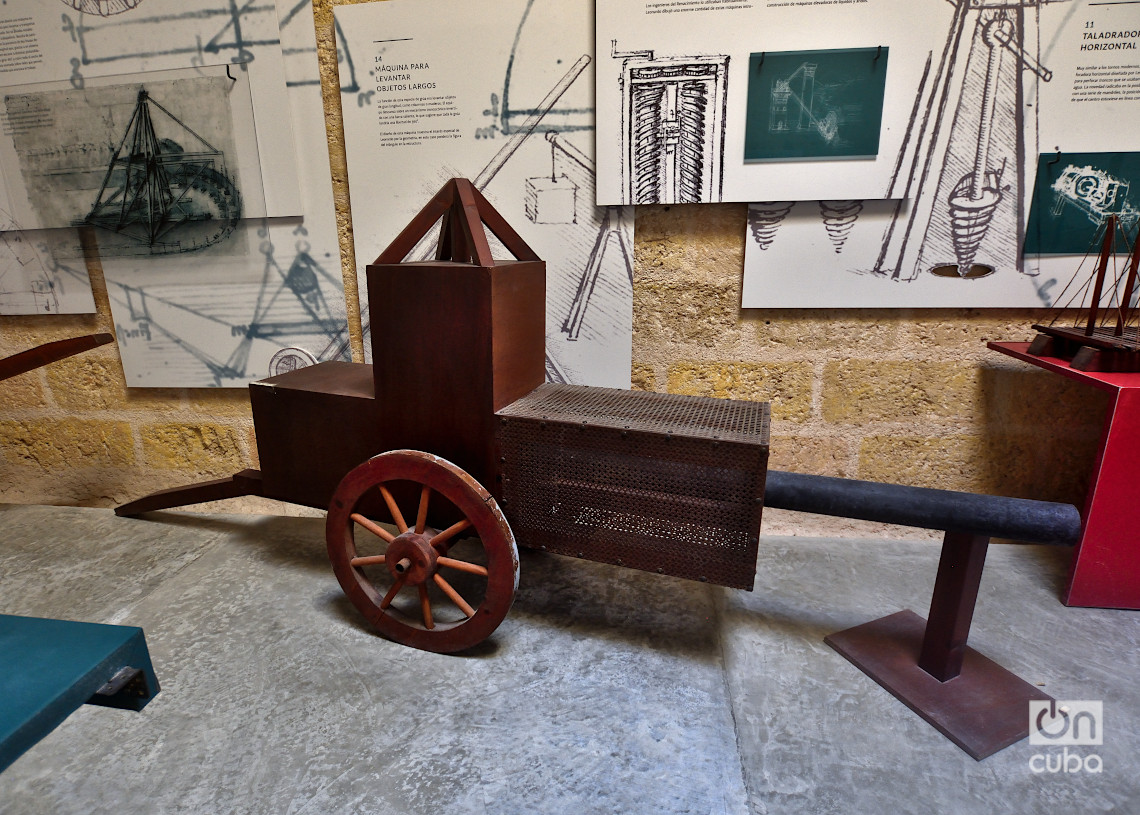 Cañón de vapor diseñado por Leonado da Vinci, en exhibición en el Castillo de Atarés. Foto: Otmaro Rodríguez.