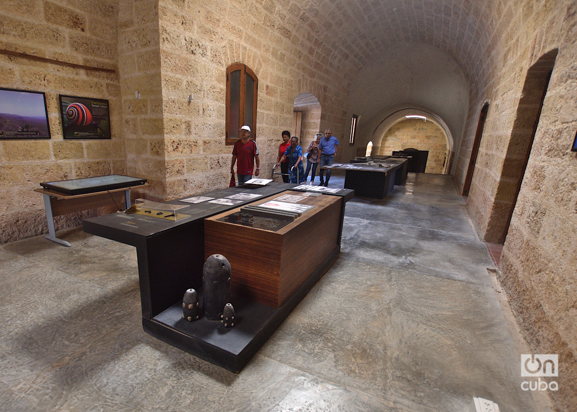 Sala de arqueología en el Castillo de Atarés, en La Habana. Foto: Otmaro Rodríguez.