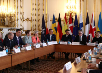 Cumbre en la que participan una docena de líderes europeos. Foto:  Fernando Calvo/Moncloa/EFE.