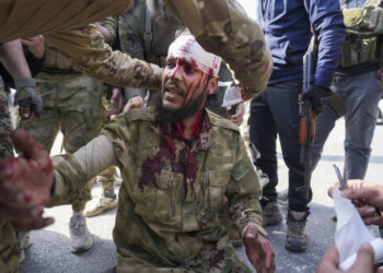 Fuerzas de la nueva administración siria mandaron refuerzos a Jableh, donde se produjeron intensos choques con combatientes leales al antiguo régimen del derrocado presidente Bachar al Asad. Foto: Yahya Nemah/EFE.