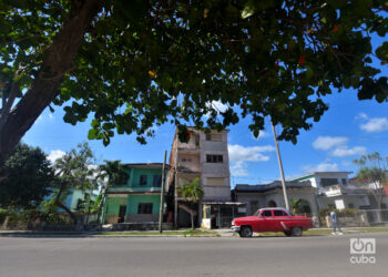 La Avenida de Acosta, en La Víbora, municipio habanero de Diez de Octubre. Foto: Otmaro Rodríguez.